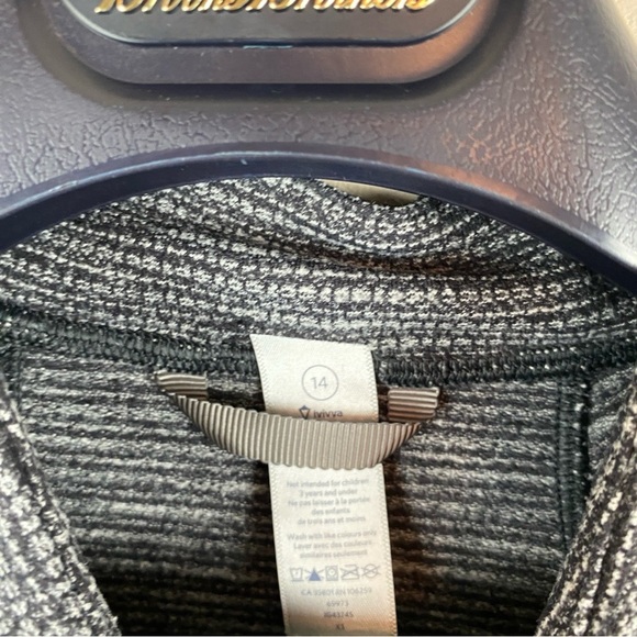 Ivivva by Lululemon Perfect Your Practice Jacket in Coco Pique Black White - Picture 5 of 7